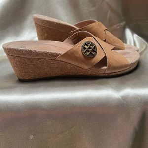UGG LYRA Sandals TAN LEATHER Cork Size 6.5 NWOT